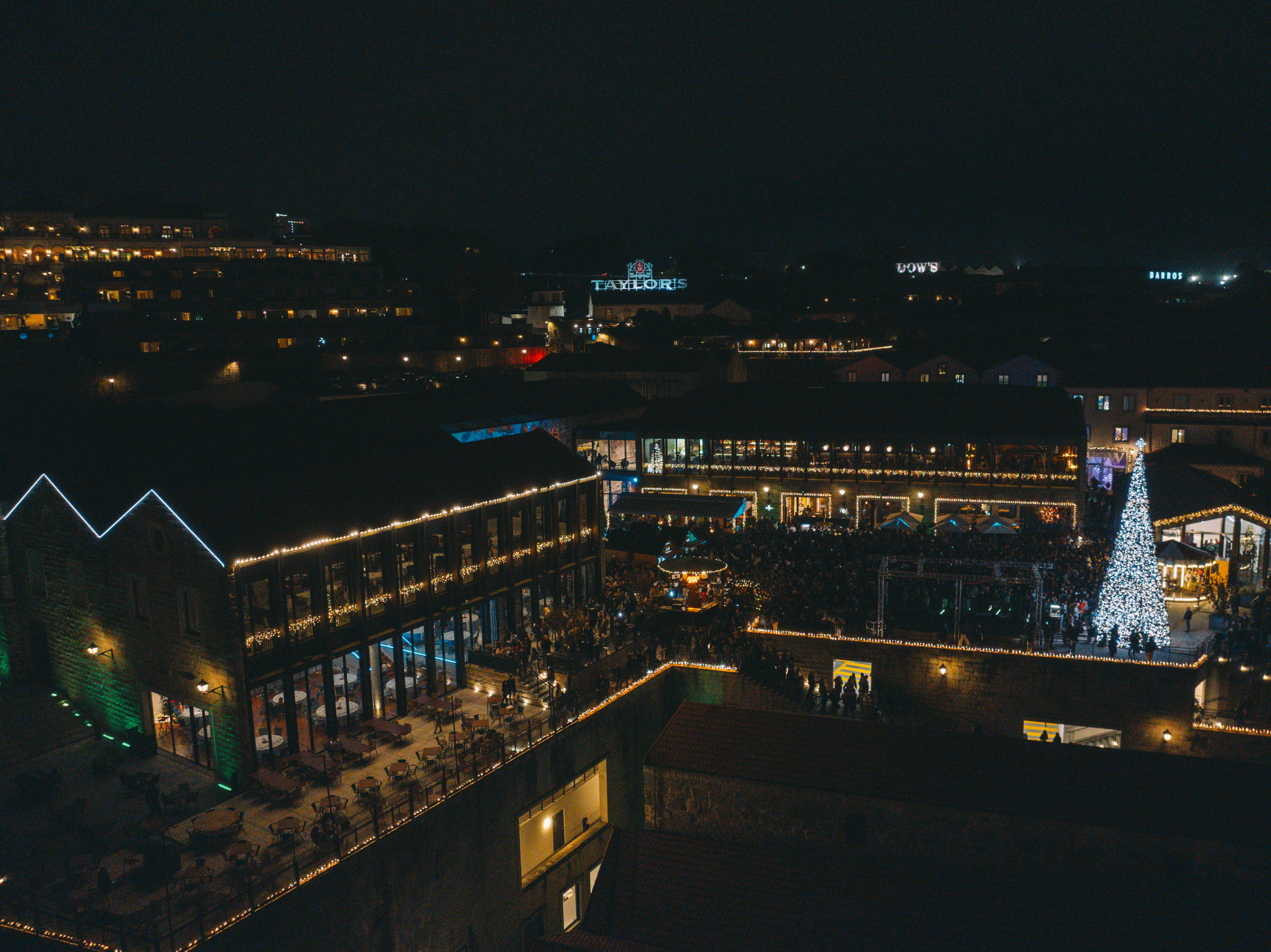 Perfect spots for Christmas group dinners in Porto